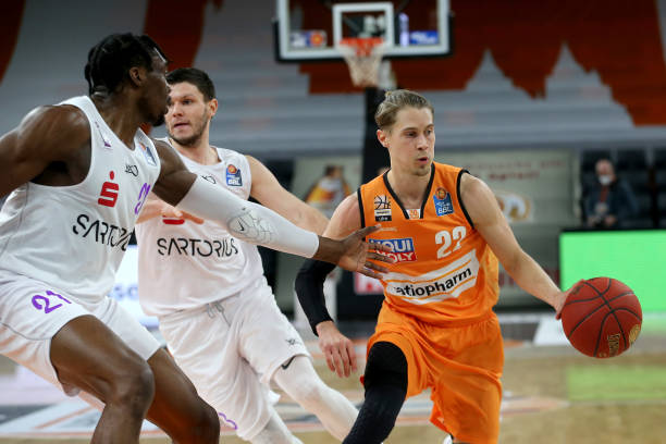 让新一代球 让新一代球