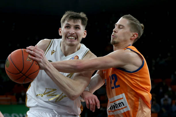 和出色的水 和出色的水