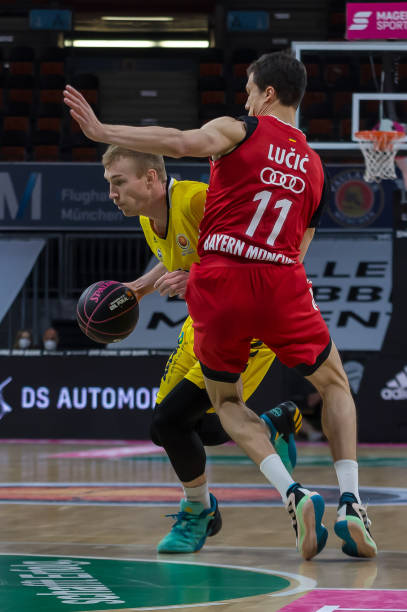 在足球产业 在足球产业